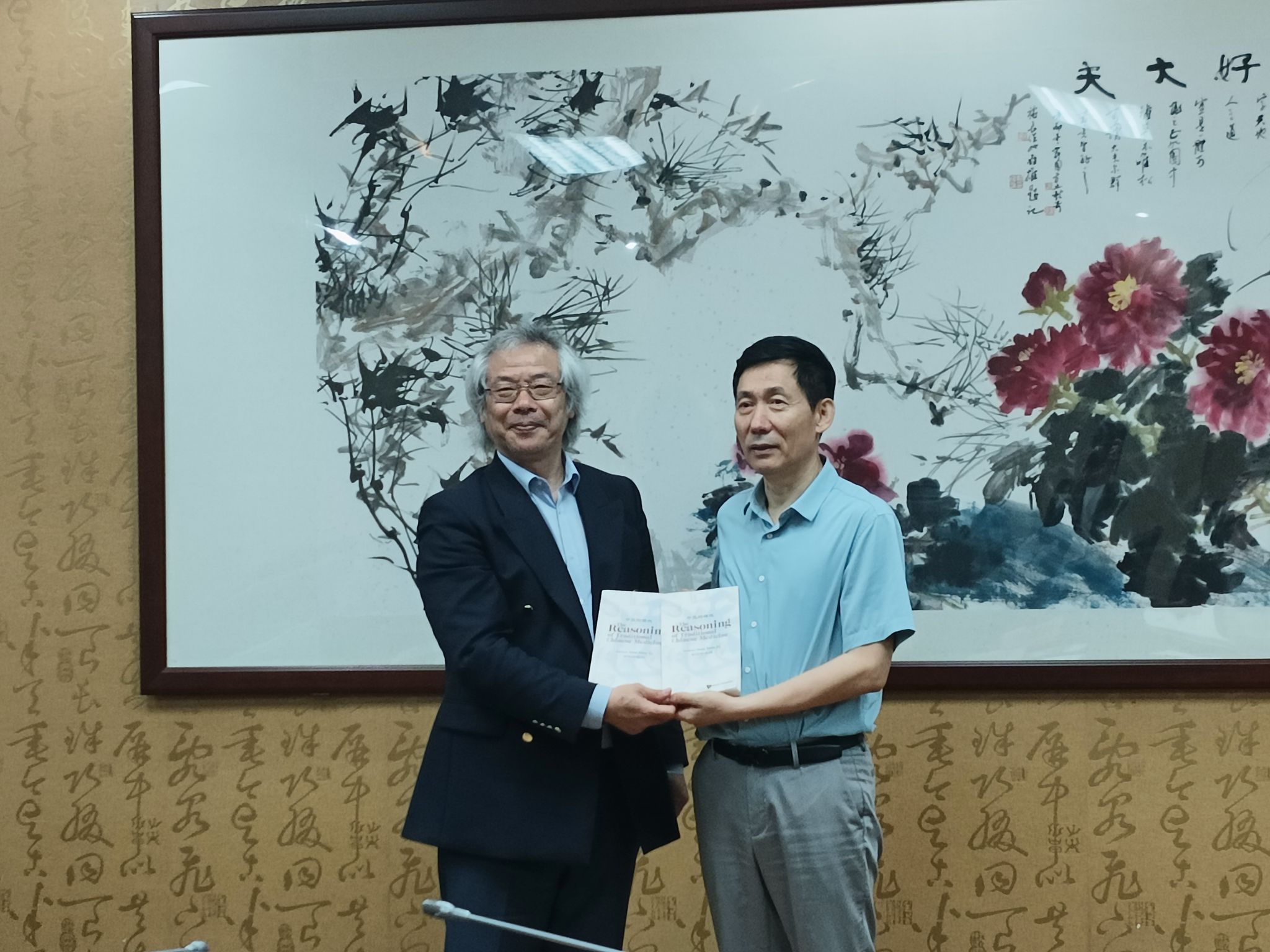 欧洲校友会会长一行来ac米兰官网中文网站交流