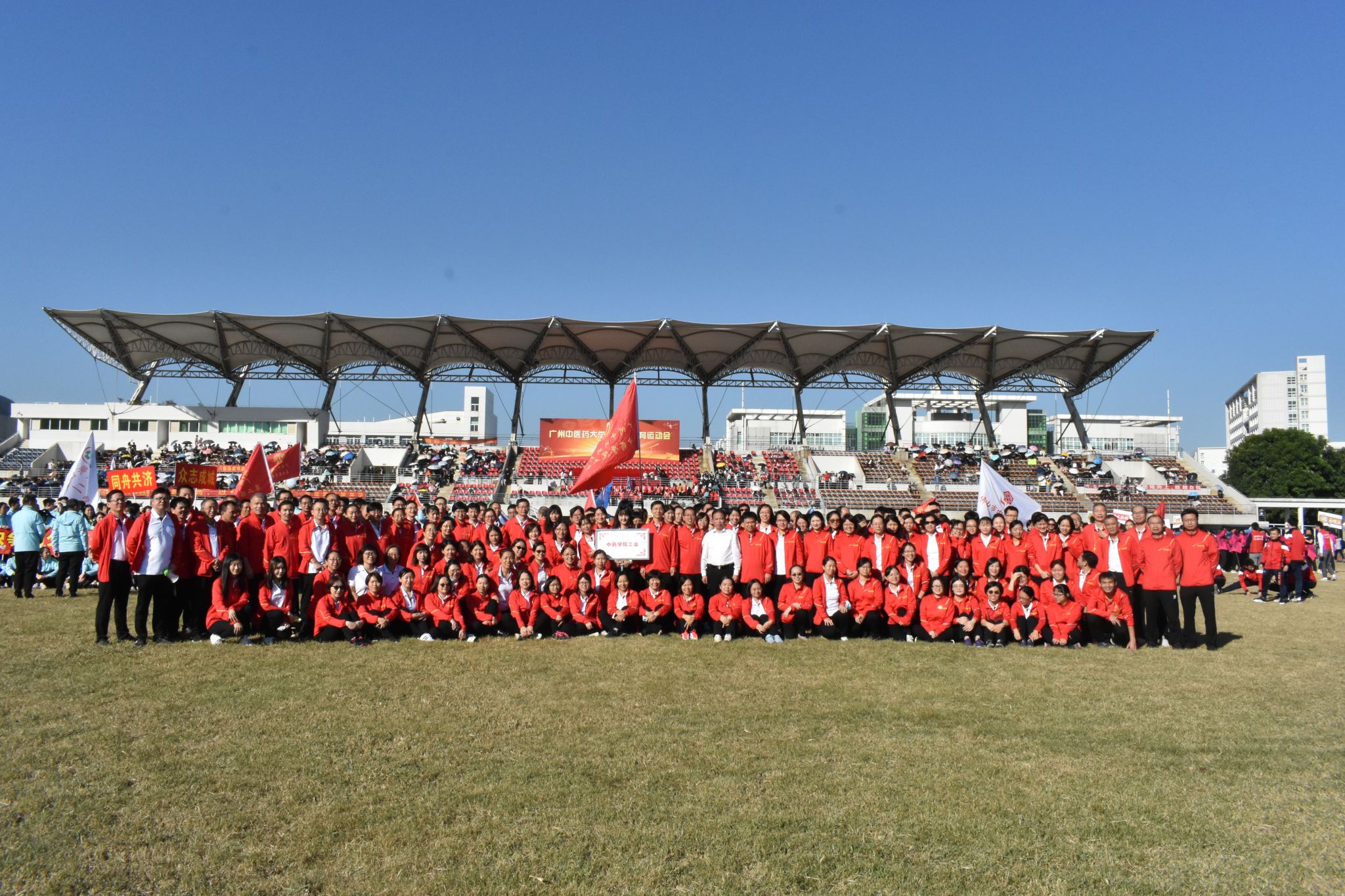 ac米兰官网中文网站再次入选“全国高校黄大年式教师团队”