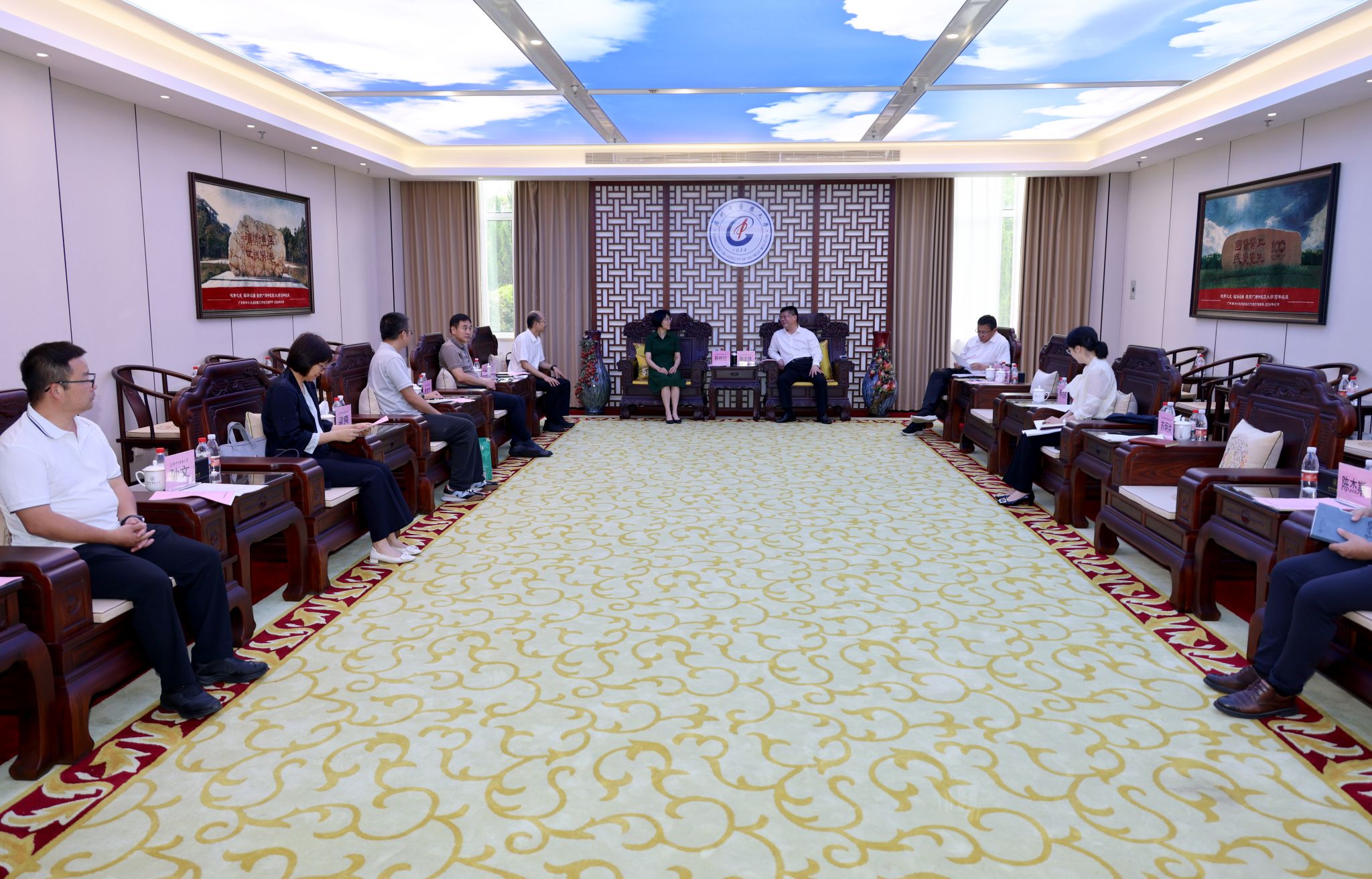 宝安区卫健局来校洽谈交流深化校政院产学研协同创新