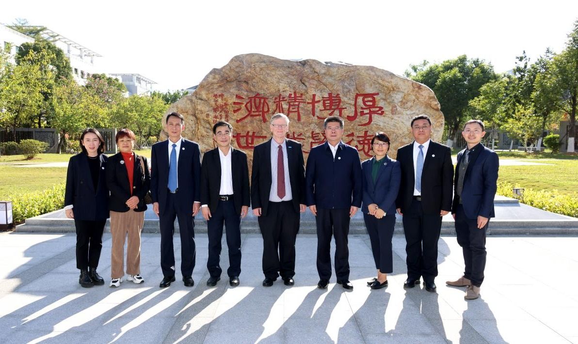 世界卫生组织整合医疗服务司司长鲁迪·埃格斯一行访问ac米兰官网中文网站