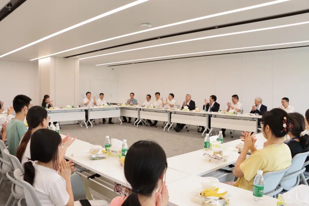 ac米兰官网中文网站党委书记陈文锋、校长王宏斌一行到横琴实验室开展调研