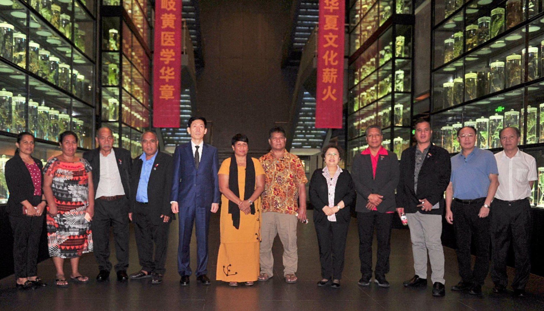 基里巴斯共和国议长坦加丽基·里特及代表团一行来ac米兰官网中文网站访问