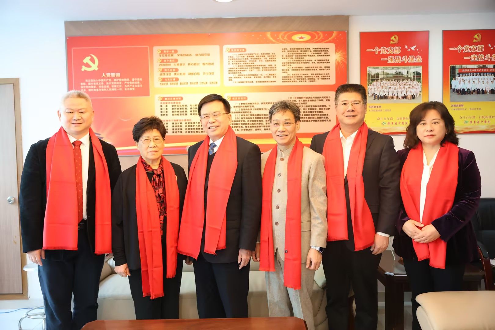 陈文锋、王宏斌带队开展春节前走访慰问