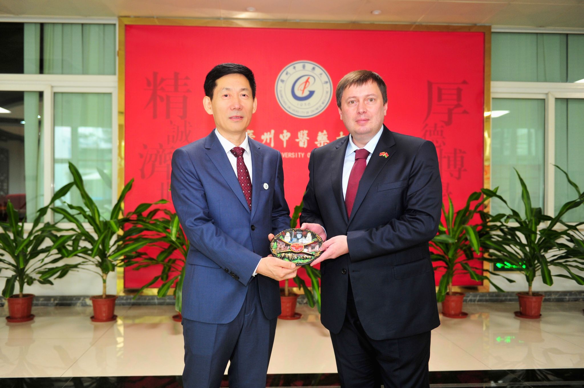 白俄罗斯共和国驻广州总领事馆代表团来ac米兰官网中文网站访问